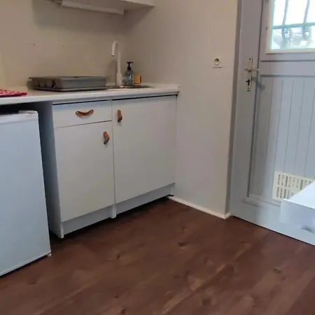Maisonnette 2 à 4 Pers- Jardin Privatif Clôturé- Calme- Stationnement Gratuit- Pau Ouest Billère Apartamento Billere