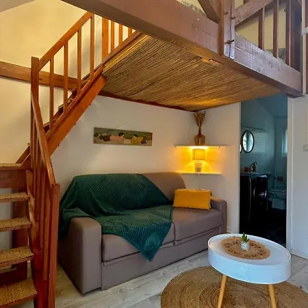 Maisonnette 2 A 4 Pers- Jardin Privatif Cloture- Calme- Stationnement Gratuit- Pau Ouest Apartment